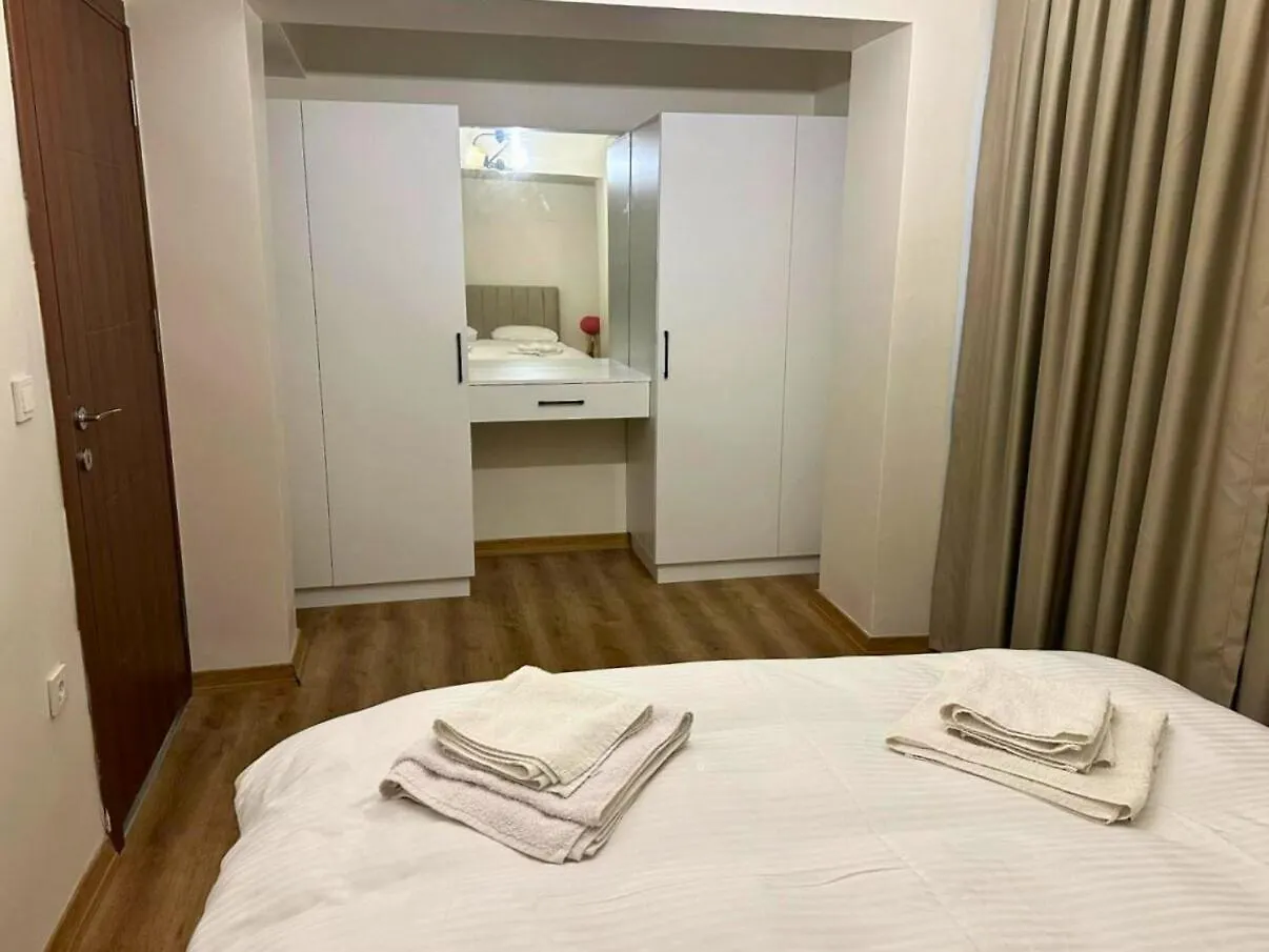 Апартаменты Modern 2 Bedroom Apt In Sisli Стамбул